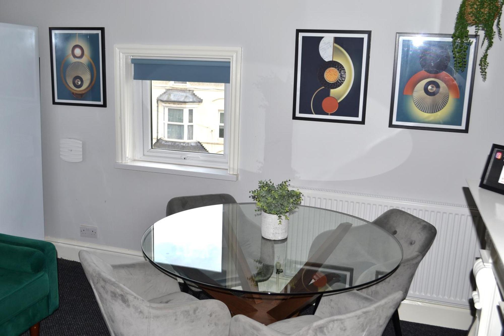 Cottage Style 2 Bedroom Apt In City, Near Utilita Arena & Free Parking Birmingham Esterno foto